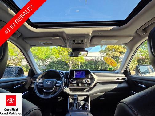 Celestial Silver Metallic 2023 Toyota Highlander XLE