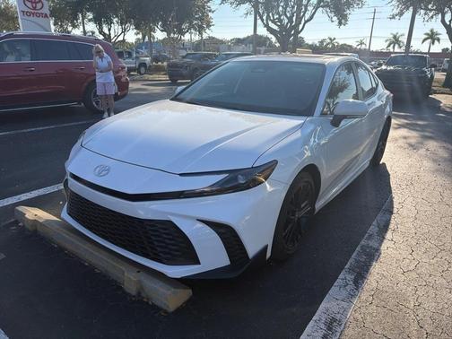 2025 Toyota Camry SE
