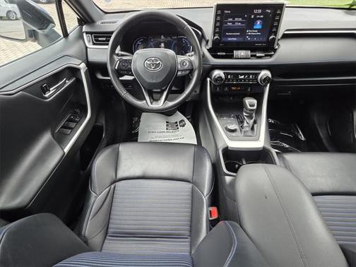 2022 Toyota RAV4 Hybrid SE