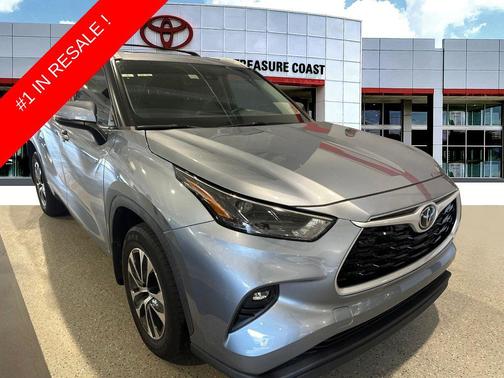 Moon Dust 2022 Toyota Highlander XLE