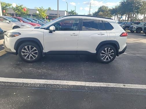 2024 Toyota Corolla Cross XLE