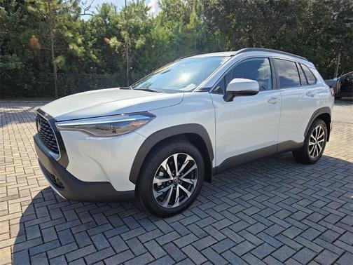 2024 Toyota Corolla Cross XLE