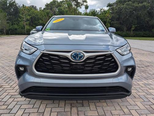 2023 Toyota Highlander Hybrid LE