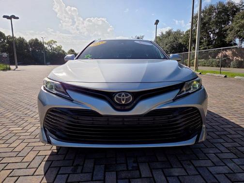 Celestial Silver Metallic 2019 Toyota Camry LE