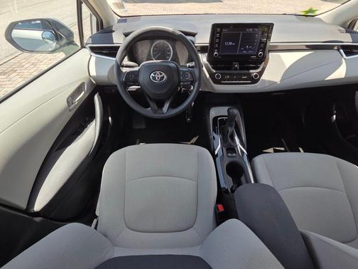 Classic Silver Metallic 2022 Toyota Corolla LE