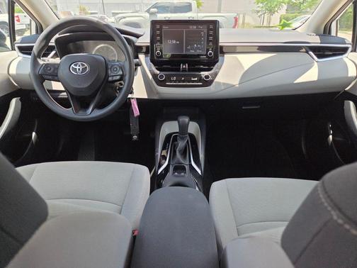 Classic Silver Metallic 2022 Toyota Corolla LE