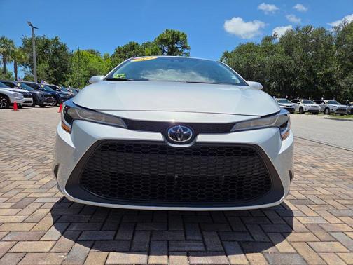 Classic Silver Metallic 2022 Toyota Corolla LE