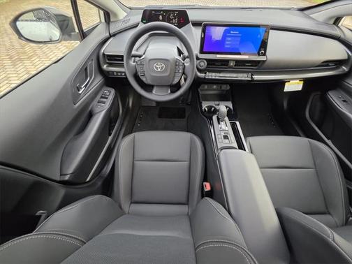 2025 Toyota Prius L