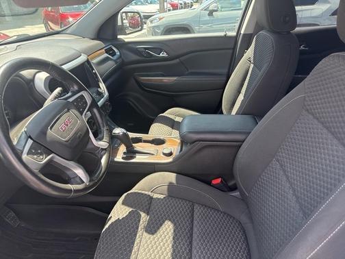 2017 GMC Acadia SLE-2