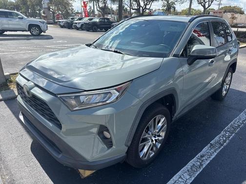2019 Toyota RAV4 XLE Premium