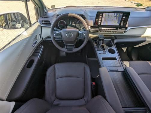 2024 Toyota Sienna Platinum