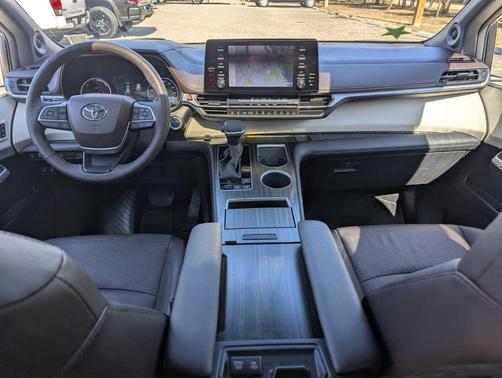 2024 Toyota Sienna Platinum