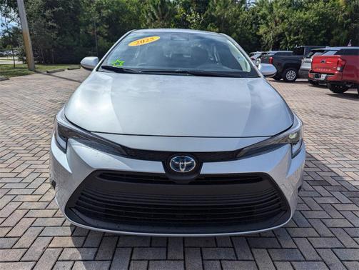 2025 Toyota Corolla Hybrid LE