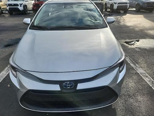 2025 Toyota Corolla Hybrid LE