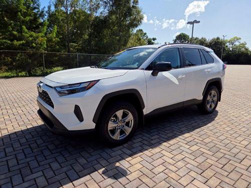 Ice Cap 2025 Toyota RAV4 Hybrid LE