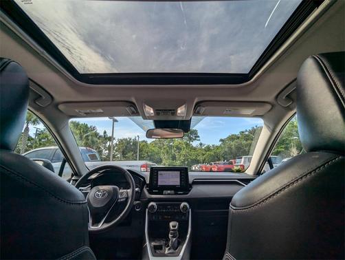 2022 Toyota RAV4 XLE Premium