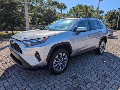 2022 Toyota RAV4 XLE Premium