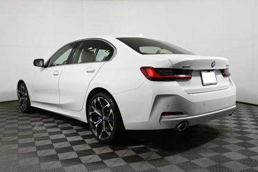 2025 BMW 330 i xDrive