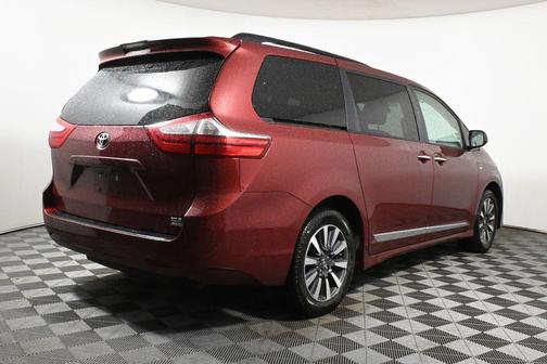 2019 Toyota Sienna XLE Premium