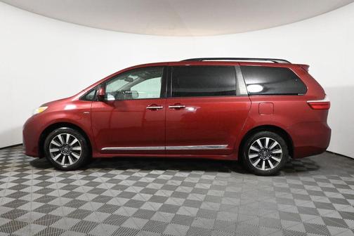 2019 Toyota Sienna XLE Premium