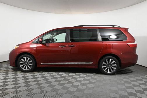 2019 Toyota Sienna XLE Premium