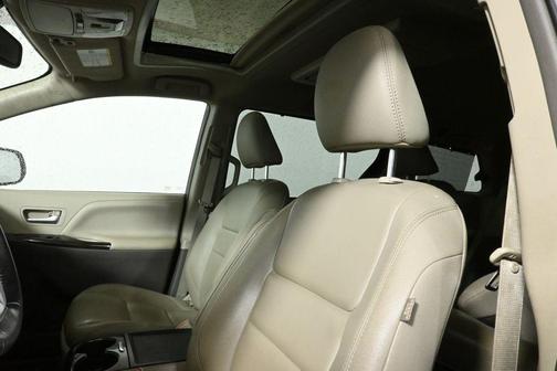 2019 Toyota Sienna XLE Premium