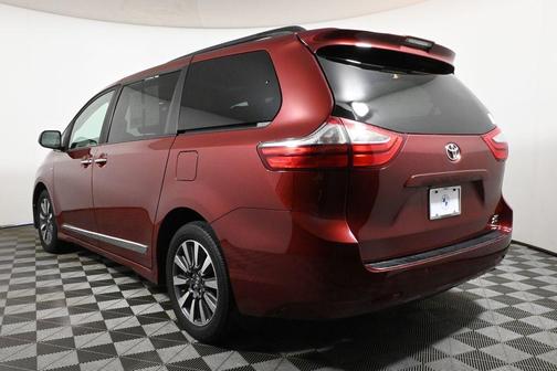 2019 Toyota Sienna XLE Premium