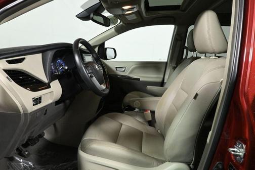 2019 Toyota Sienna XLE Premium