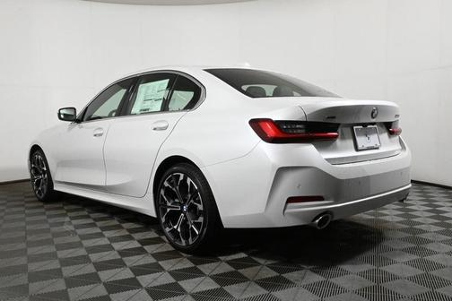 2025 BMW 330 i xDrive