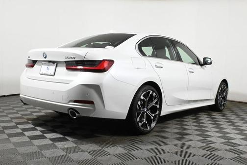 2025 BMW 330 i xDrive