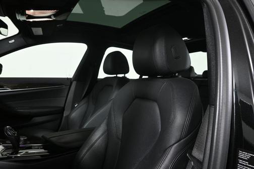 Black Sapphire Metallic 2018 BMW 530 i xDrive
