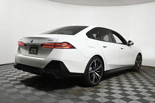 2024 BMW 530 i xDrive