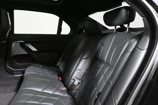 2023 BMW 760 760i xDrive