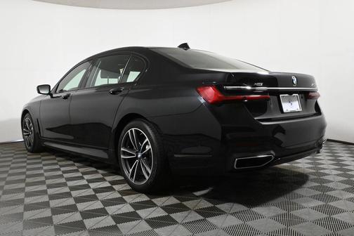 2021 BMW 740 i xDrive