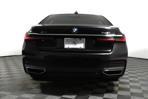 2021 BMW 740 i xDrive