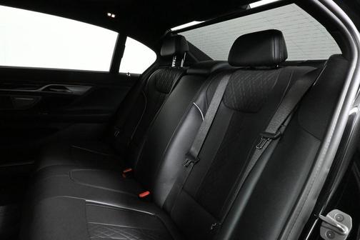 2021 BMW 740 i xDrive