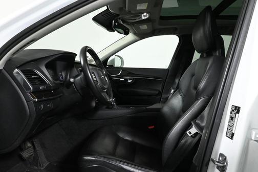 2018 Volvo XC90 T5 Momentum