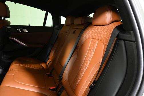 2023 BMW X6 M50i