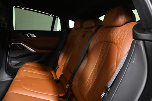 2023 BMW X6 M50i