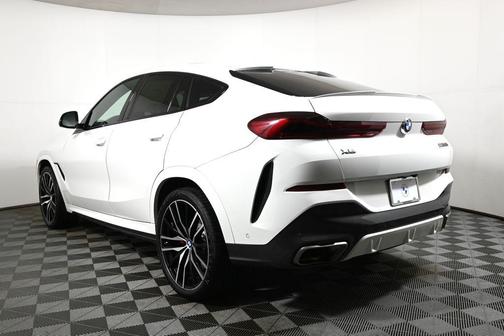 2023 BMW X6 M50i