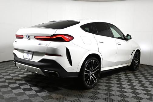 2023 BMW X6 M50i