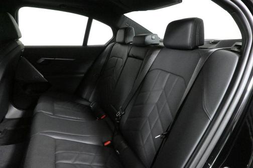 2025 BMW 530 i xDrive