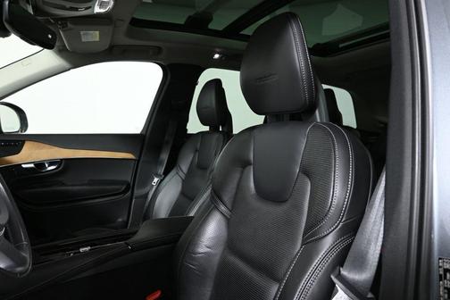 Osmium Gray Metallic 2020 Volvo XC90 T6 Inscription 6 Passenger