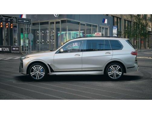Gray 2027 BMW X7 xDrive40i