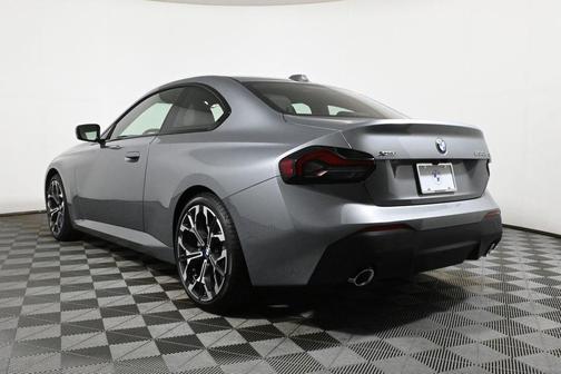 2025 BMW 230 i xDrive