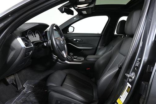 2019 BMW 330 i xDrive