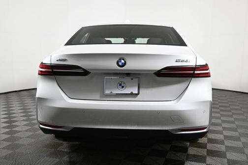 2026 BMW 530 i xDrive