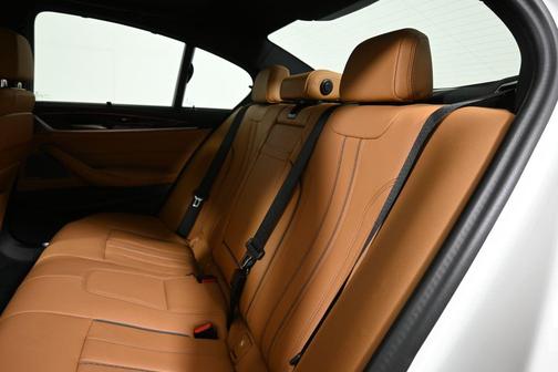 2023 BMW M550 i xDrive