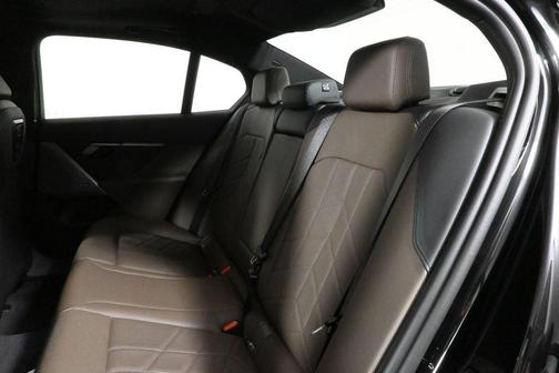 2026 BMW 530 i xDrive