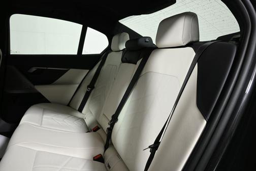 2026 BMW 530 i xDrive